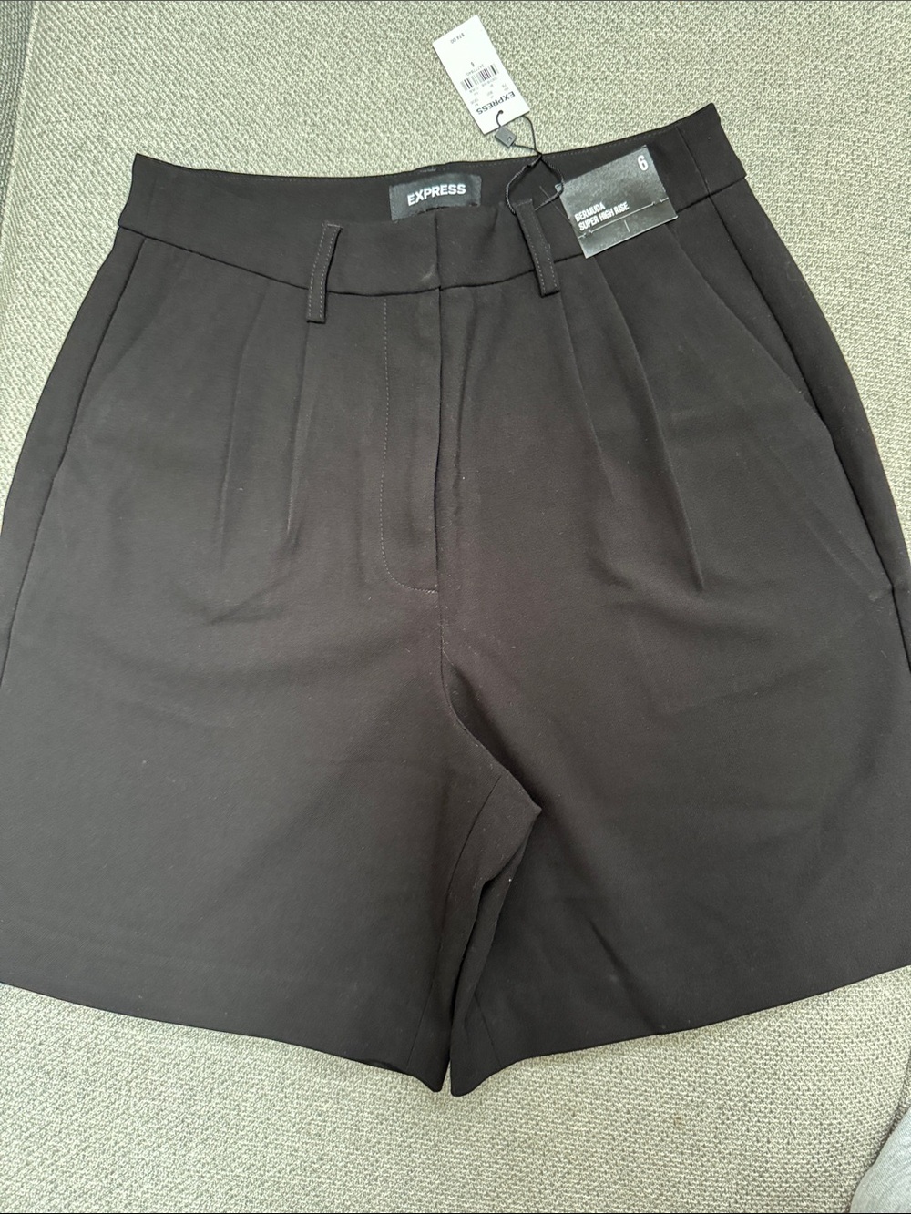 NWT- Express women’s Black Tailored Pleat-Front Bermuda Shorts